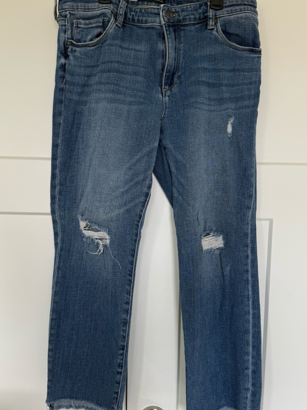 Kut from the Kloth Medium Blue Reese Straight Leg Ankle Jeans
